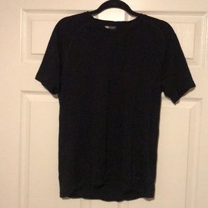 Men’s black short sleeve shirt
